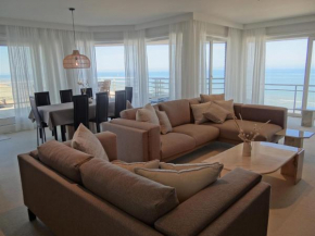 Scorpio BI with beautiful sea views